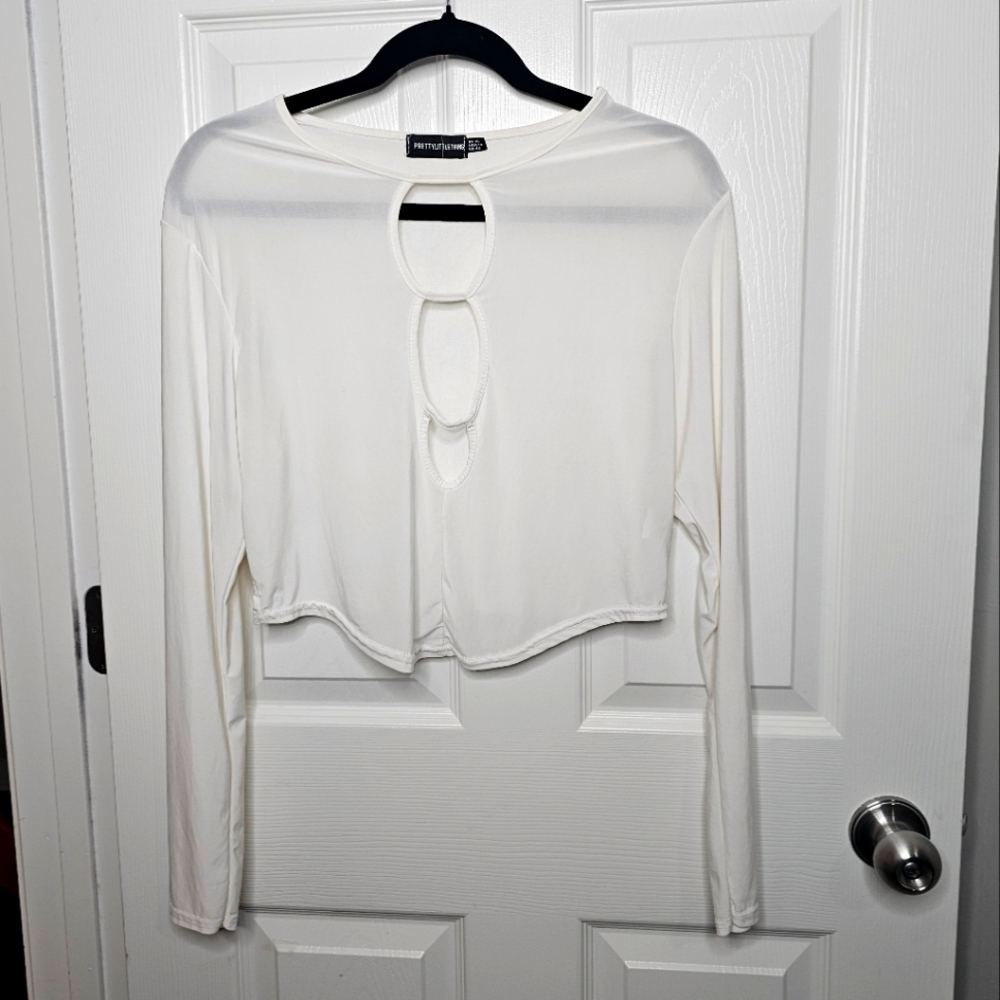 Prettylittlething Womens Long Sleeve Keykole Cut Out Crop Top - size 14